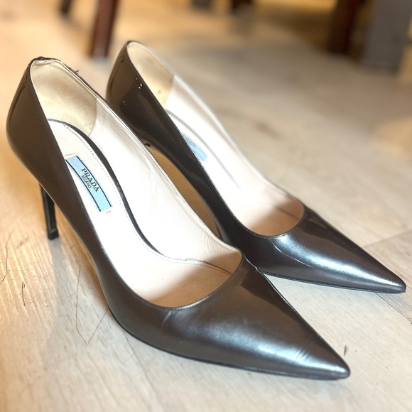 PRADA Metallic Charcoal Grey Patent Leather Point Toe Heels Size 39.5 (US 9.5) - Picture 5 of 12
